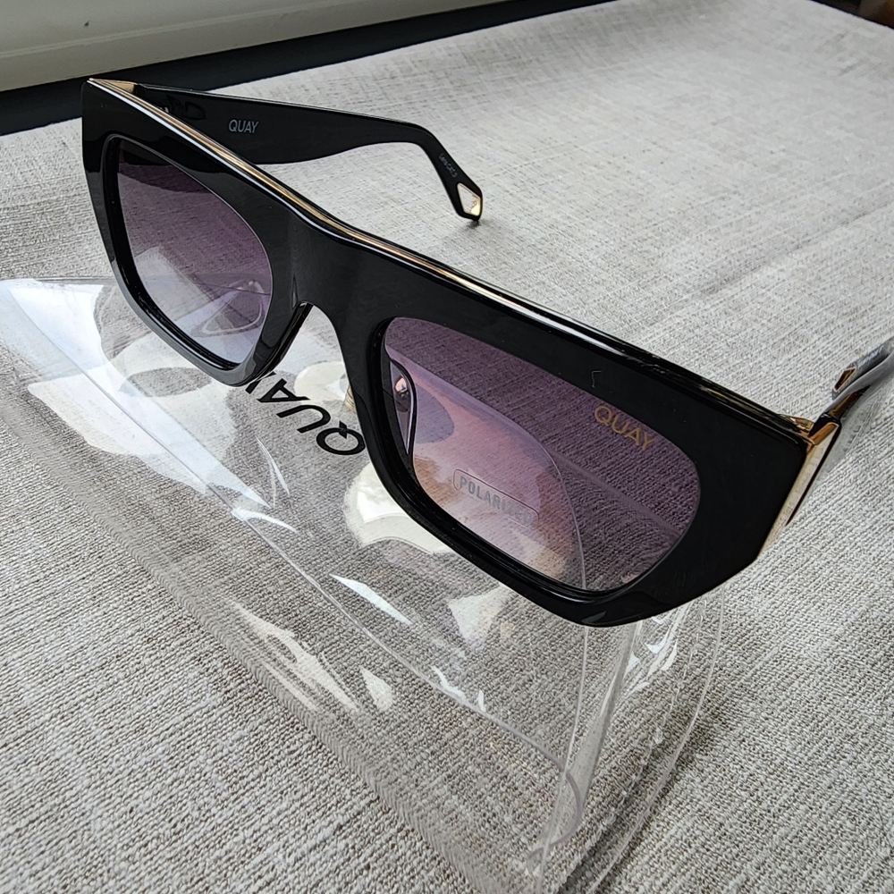 Quay Polarized Dollar Sign Sunnies - Black - Picture 3 of 8